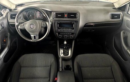 Volkswagen Jetta VI, 2013 год, 620 000 рублей, 9 фотография