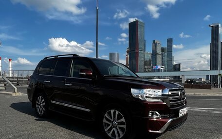 Toyota Land Cruiser 200, 2017 год, 6 900 000 рублей, 3 фотография