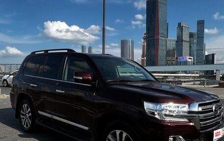 Toyota Land Cruiser 200, 2017 год, 6 900 000 рублей, 2 фотография