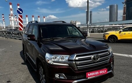 Toyota Land Cruiser 200, 2017 год, 6 900 000 рублей, 7 фотография