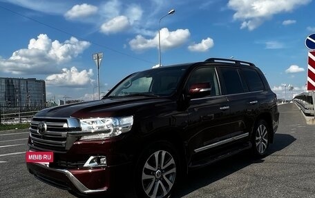 Toyota Land Cruiser 200, 2017 год, 6 900 000 рублей, 5 фотография