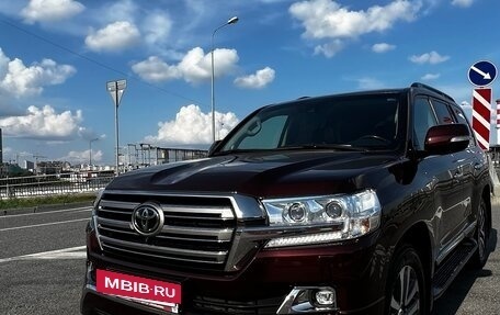 Toyota Land Cruiser 200, 2017 год, 6 900 000 рублей, 6 фотография