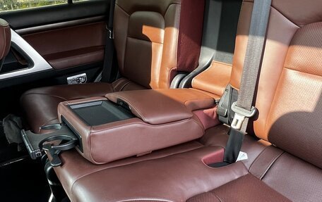 Toyota Land Cruiser 200, 2017 год, 6 900 000 рублей, 17 фотография