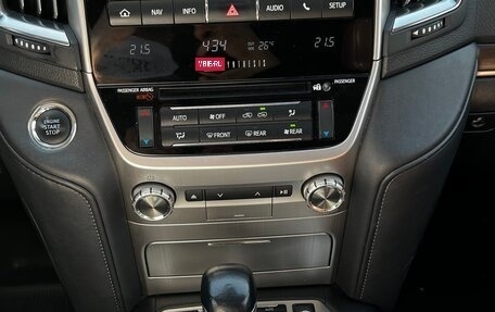 Toyota Land Cruiser 200, 2017 год, 6 900 000 рублей, 20 фотография