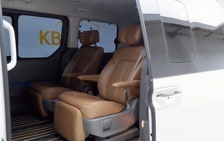 Hyundai Staria, 2022 год, 2 890 111 рублей, 12 фотография