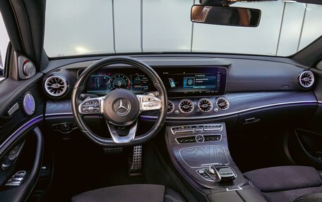 Mercedes-Benz E-Класс, 2019 год, 3 470 000 рублей, 6 фотография