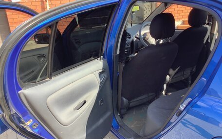 Toyota Vitz, 2001 год, 270 000 рублей, 9 фотография