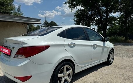 Hyundai Solaris II рестайлинг, 2014 год, 700 000 рублей, 3 фотография