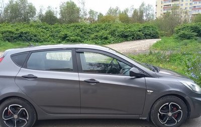 Hyundai Solaris II рестайлинг, 2012 год, 700 000 рублей, 1 фотография