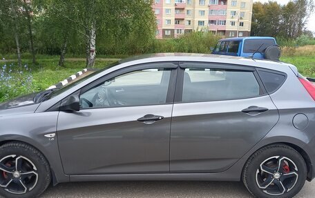Hyundai Solaris II рестайлинг, 2012 год, 700 000 рублей, 2 фотография