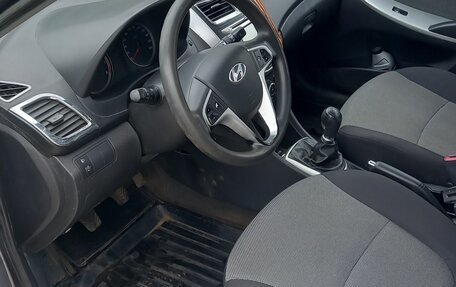 Hyundai Solaris II рестайлинг, 2012 год, 700 000 рублей, 7 фотография