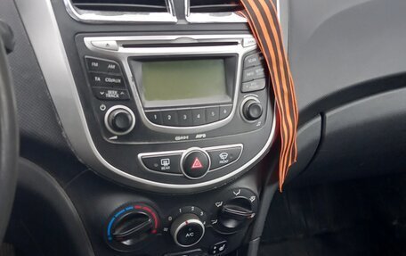 Hyundai Solaris II рестайлинг, 2012 год, 700 000 рублей, 5 фотография