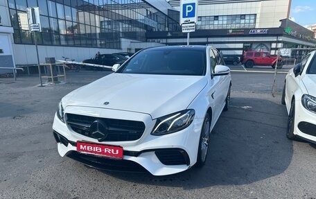 Mercedes-Benz E-Класс, 2019 год, 3 050 000 рублей, 1 фотография