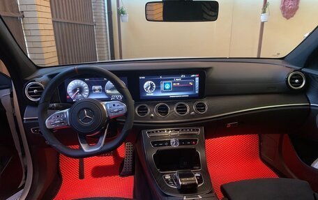 Mercedes-Benz E-Класс, 2019 год, 3 050 000 рублей, 7 фотография