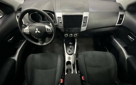 Mitsubishi Outlander III рестайлинг 3, 2008 год, 1 099 000 рублей, 10 фотография