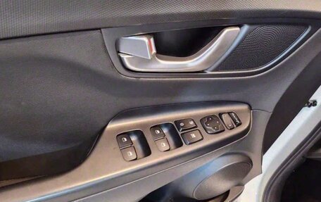 Hyundai Kona I, 2022 год, 1 550 000 рублей, 15 фотография