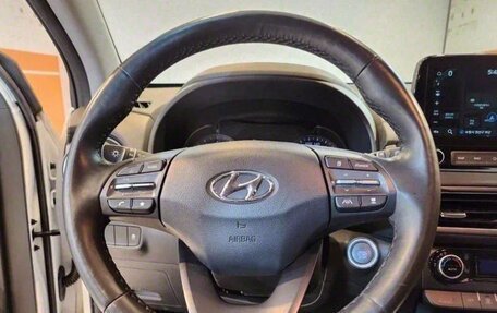 Hyundai Kona I, 2022 год, 1 550 000 рублей, 10 фотография