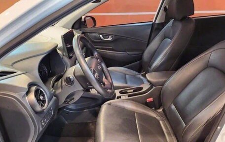 Hyundai Kona I, 2022 год, 1 550 000 рублей, 11 фотография