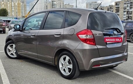 Honda Jazz II рестайлинг, 2012 год, 950 000 рублей, 17 фотография