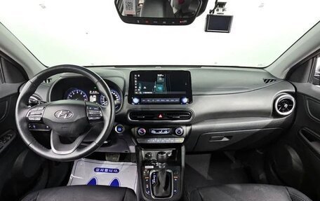 Hyundai Kona I, 2022 год, 1 590 000 рублей, 5 фотография