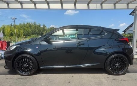 Toyota Yaris, 2022 год, 2 550 000 рублей, 11 фотография