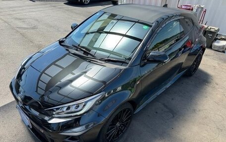 Toyota Yaris, 2022 год, 2 550 000 рублей, 6 фотография