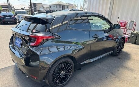 Toyota Yaris, 2022 год, 2 550 000 рублей, 9 фотография