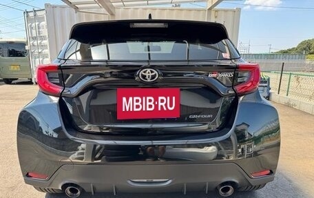Toyota Yaris, 2022 год, 2 550 000 рублей, 7 фотография
