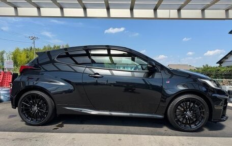 Toyota Yaris, 2022 год, 2 550 000 рублей, 12 фотография