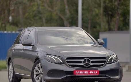 Mercedes-Benz E-Класс, 2018 год, 3 100 000 рублей, 2 фотография