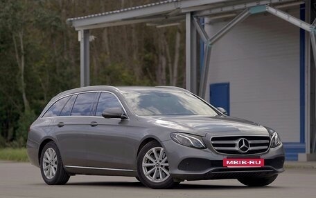 Mercedes-Benz E-Класс, 2018 год, 3 100 000 рублей, 3 фотография