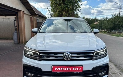 Volkswagen Tiguan II, 2019 год, 2 200 000 рублей, 1 фотография