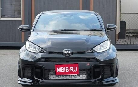 Toyota Yaris, 2022 год, 2 750 000 рублей, 2 фотография