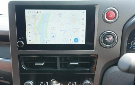 Toyota Yaris, 2022 год, 2 750 000 рублей, 11 фотография