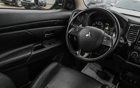Mitsubishi Outlander III рестайлинг 3, 2018 год, 1 845 000 рублей, 8 фотография