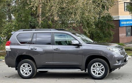 Toyota Land Cruiser Prado 150 рестайлинг 2, 2011 год, 3 000 000 рублей, 6 фотография