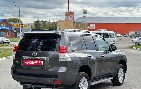 Toyota Land Cruiser Prado 150 рестайлинг 2, 2011 год, 3 000 000 рублей, 13 фотография