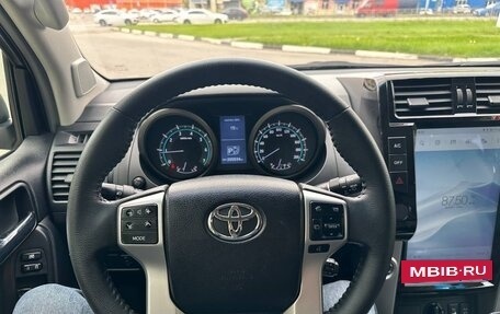Toyota Land Cruiser Prado 150 рестайлинг 2, 2011 год, 3 000 000 рублей, 14 фотография