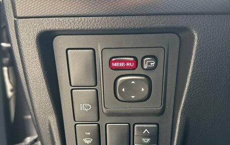 Toyota Land Cruiser Prado 150 рестайлинг 2, 2011 год, 3 000 000 рублей, 18 фотография