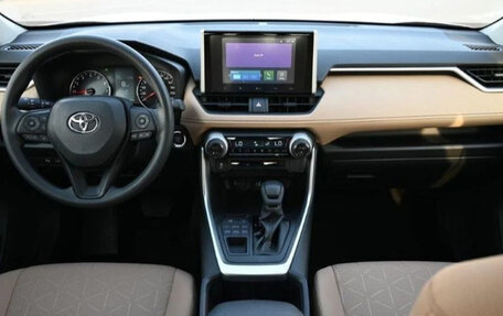 Toyota RAV4, 2025 год, 4 470 084 рублей, 7 фотография