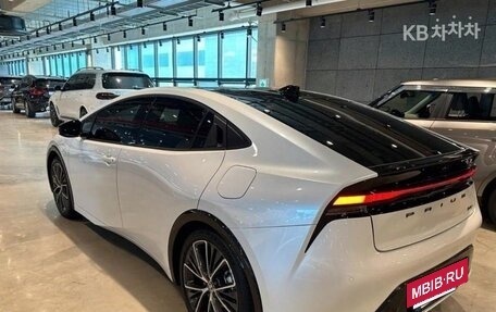 Toyota Prius IV XW50, 2025 год, 3 600 000 рублей, 6 фотография