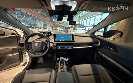 Toyota Prius IV XW50, 2025 год, 3 600 000 рублей, 11 фотография