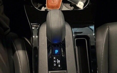 Toyota Prius IV XW50, 2025 год, 3 600 000 рублей, 15 фотография