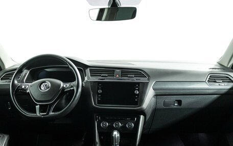 Volkswagen Tiguan II, 2018 год, 2 429 898 рублей, 13 фотография