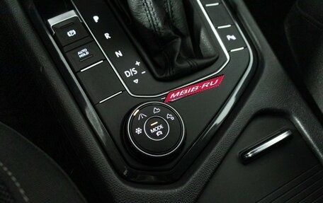 Volkswagen Tiguan II, 2018 год, 2 429 898 рублей, 19 фотография