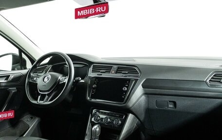 Volkswagen Tiguan II, 2018 год, 2 429 898 рублей, 9 фотография