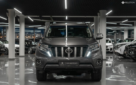 Toyota Land Cruiser Prado 150 рестайлинг 2, 2016 год, 4 100 000 рублей, 3 фотография