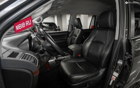 Toyota Land Cruiser Prado 150 рестайлинг 2, 2016 год, 4 100 000 рублей, 9 фотография