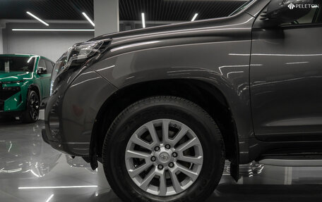 Toyota Land Cruiser Prado 150 рестайлинг 2, 2016 год, 4 100 000 рублей, 28 фотография