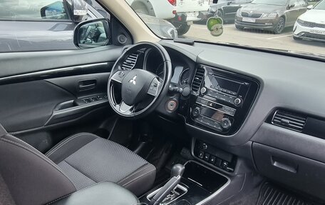 Mitsubishi Outlander III рестайлинг 3, 2019 год, 1 950 000 рублей, 5 фотография